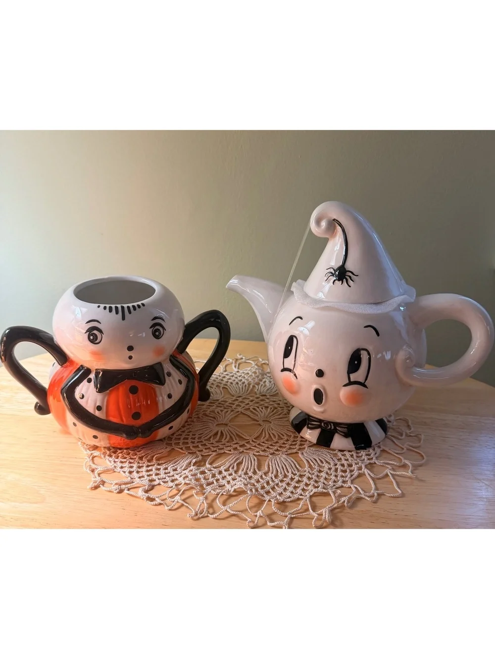Johanna Parker Gus Teapot and Spider Mug